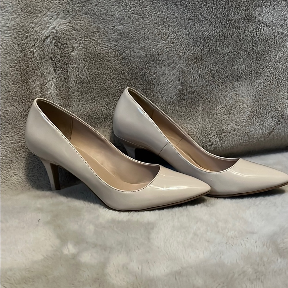 Kelly & Katie Cream Heels